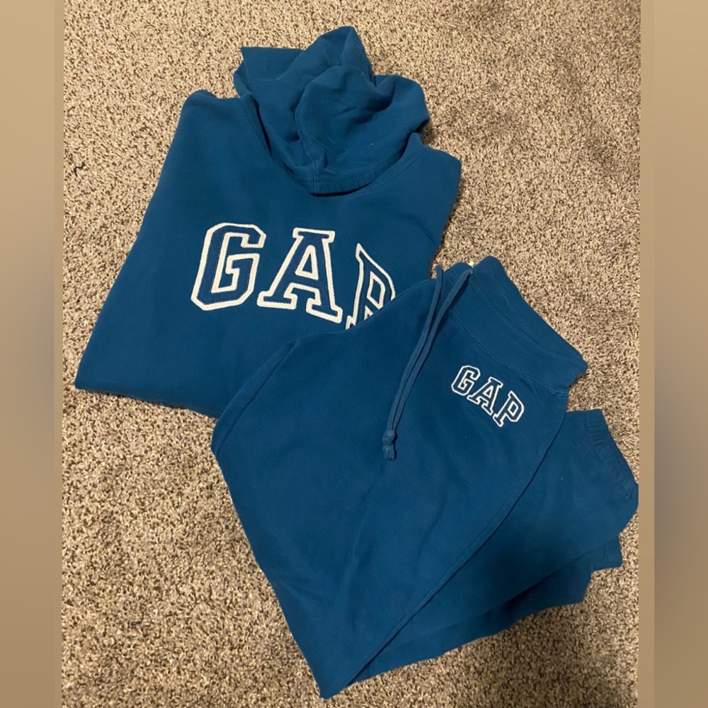 Gap Jogging Suit